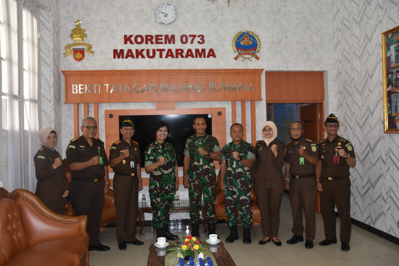 Jalin Silaturahmi, Danrem 073/Makutarama Terima Kunjungan Aspidmil Kejati Jateng